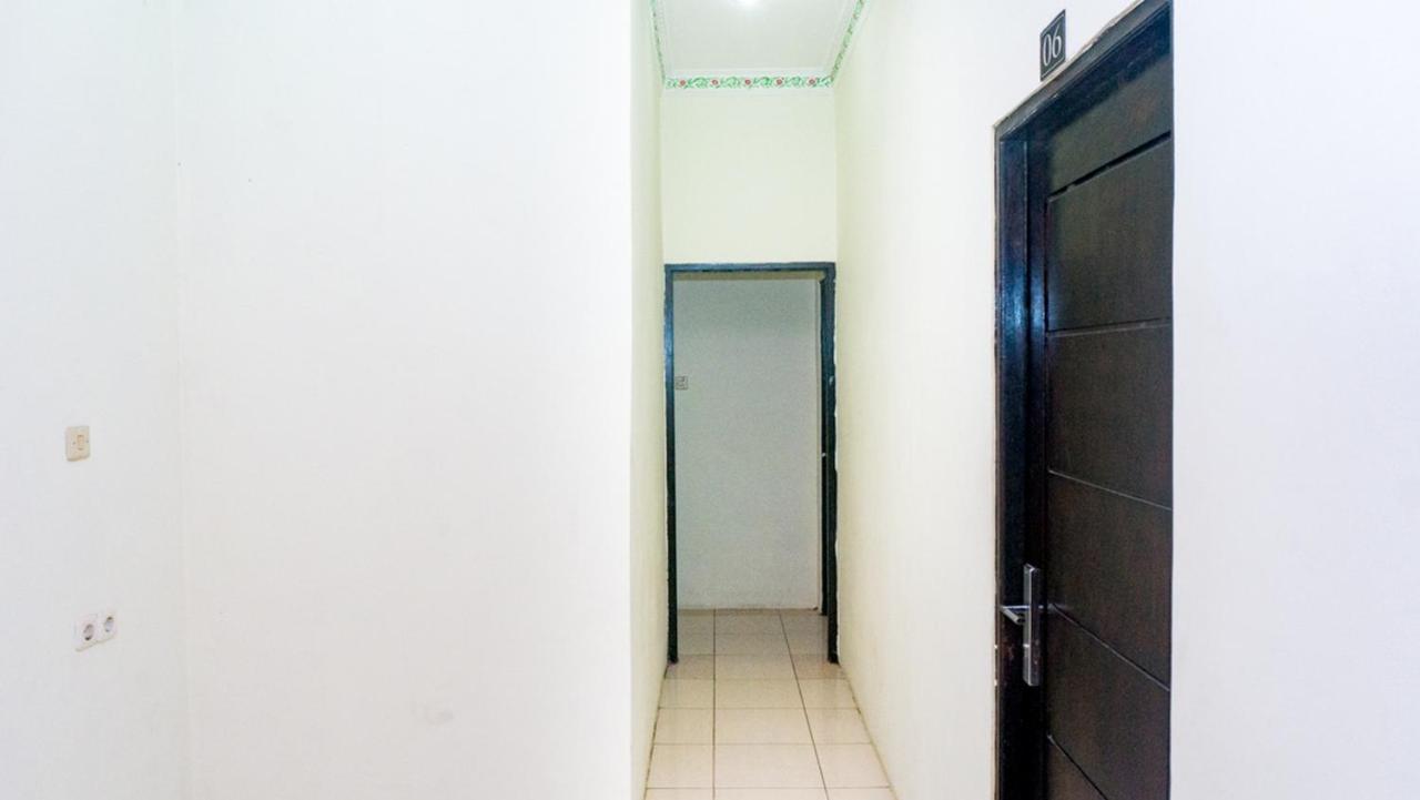 Reddoorz Near Sentani Airport Jayapura Hotel Eksteriør billede