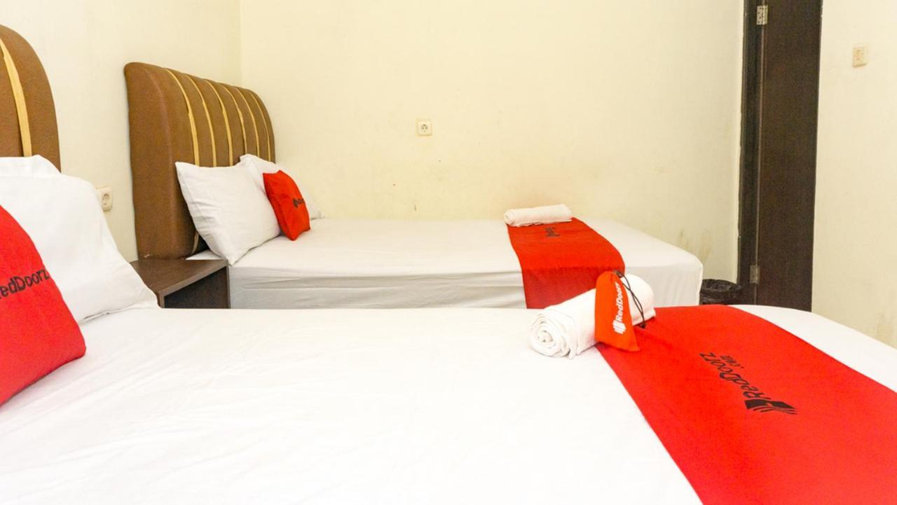 Reddoorz Near Sentani Airport Jayapura Hotel Eksteriør billede