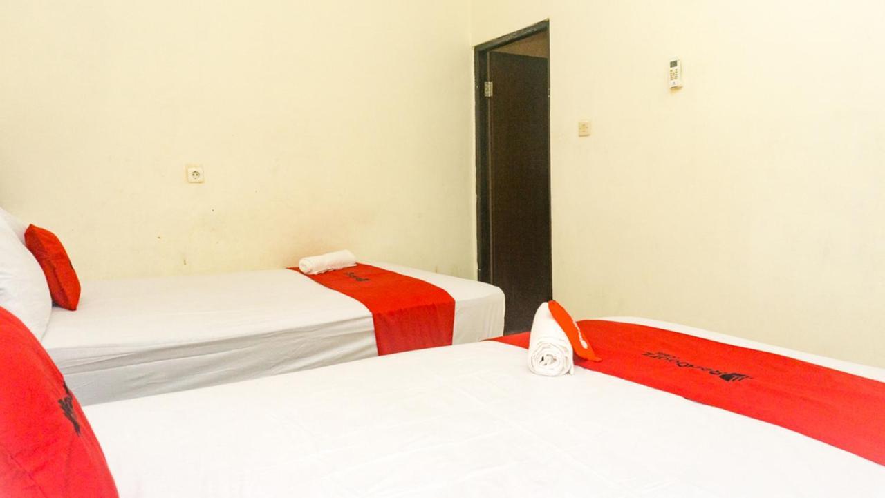 Reddoorz Near Sentani Airport Jayapura Hotel Eksteriør billede
