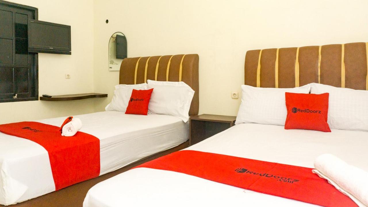 Reddoorz Near Sentani Airport Jayapura Hotel Eksteriør billede